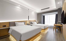 Weiming Hotel